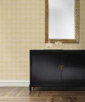 Crème in a room